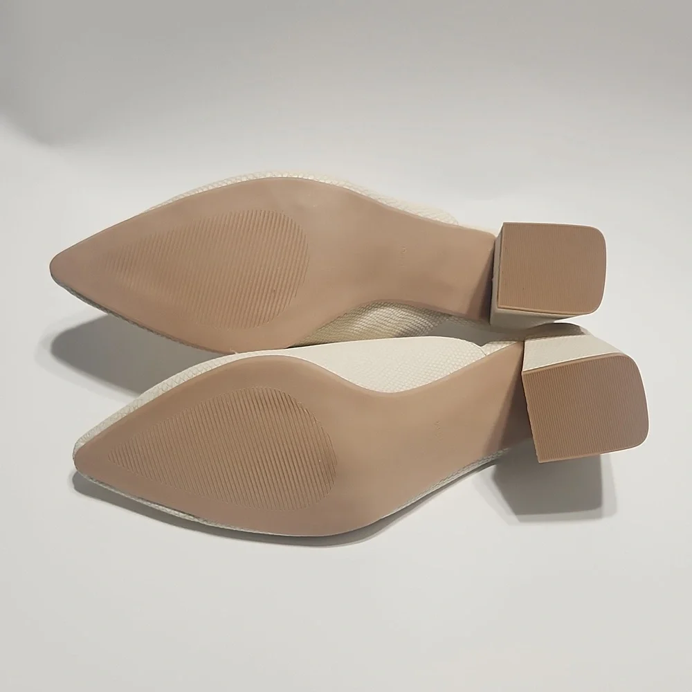 Coconuts by Matisse Women's Cream Textured Mules - Picture 5 of 8